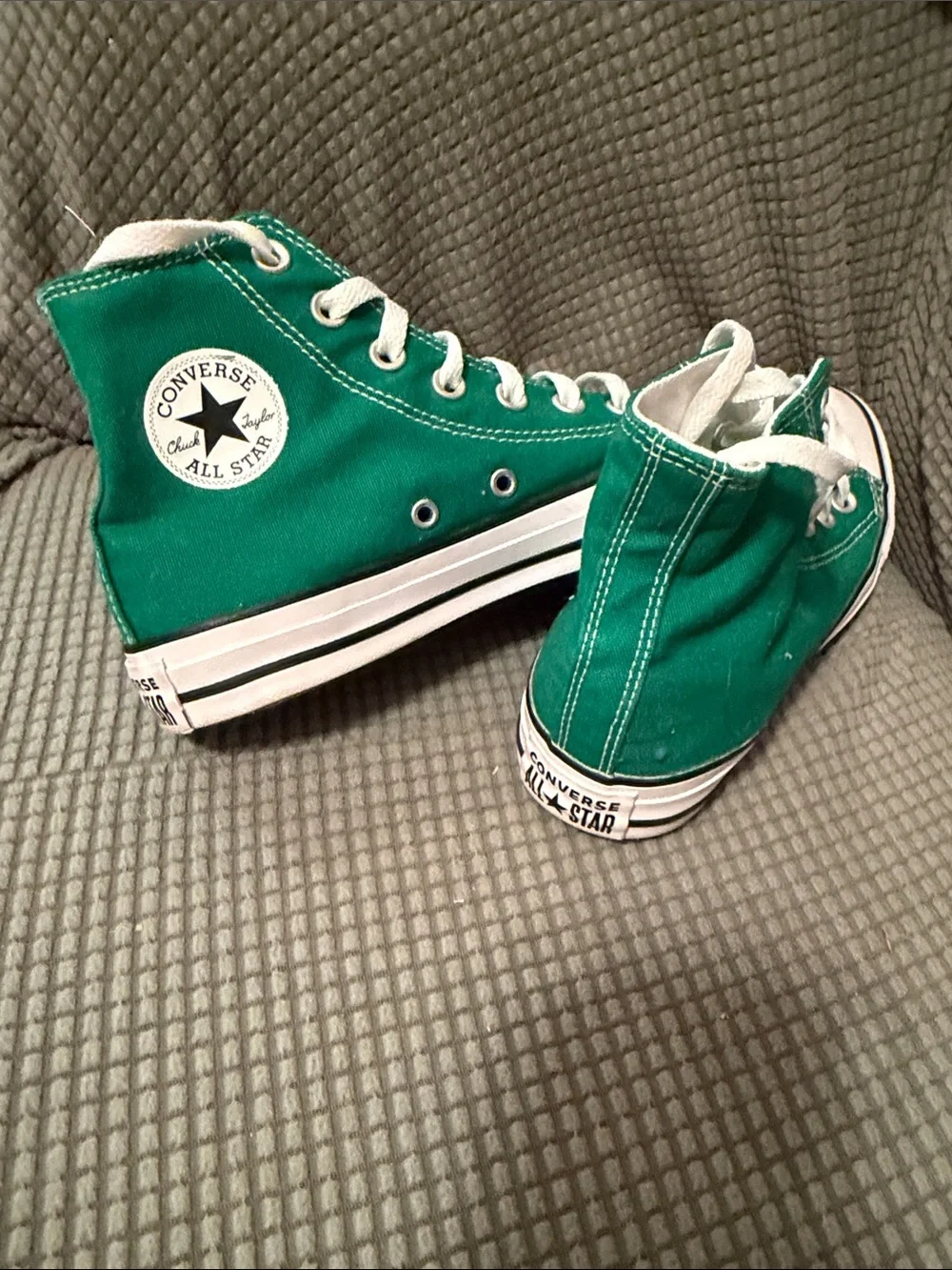 Converse Chuck Taylor Hi top.  Green Mens 4. Womens 6